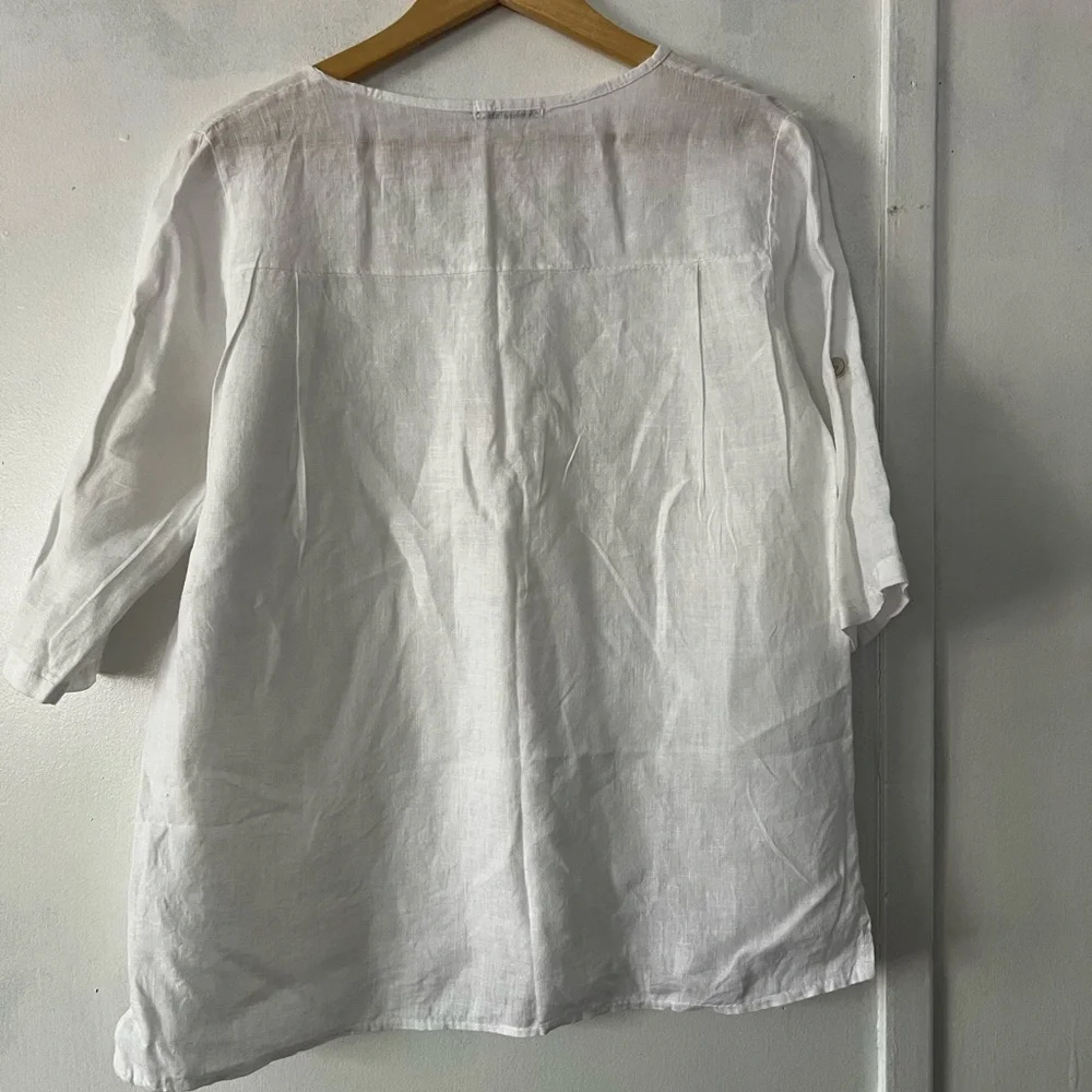 White Linen 3/4 Sleeve Boxy Blouse with Mandarin Collar - Picture 9 of 12
